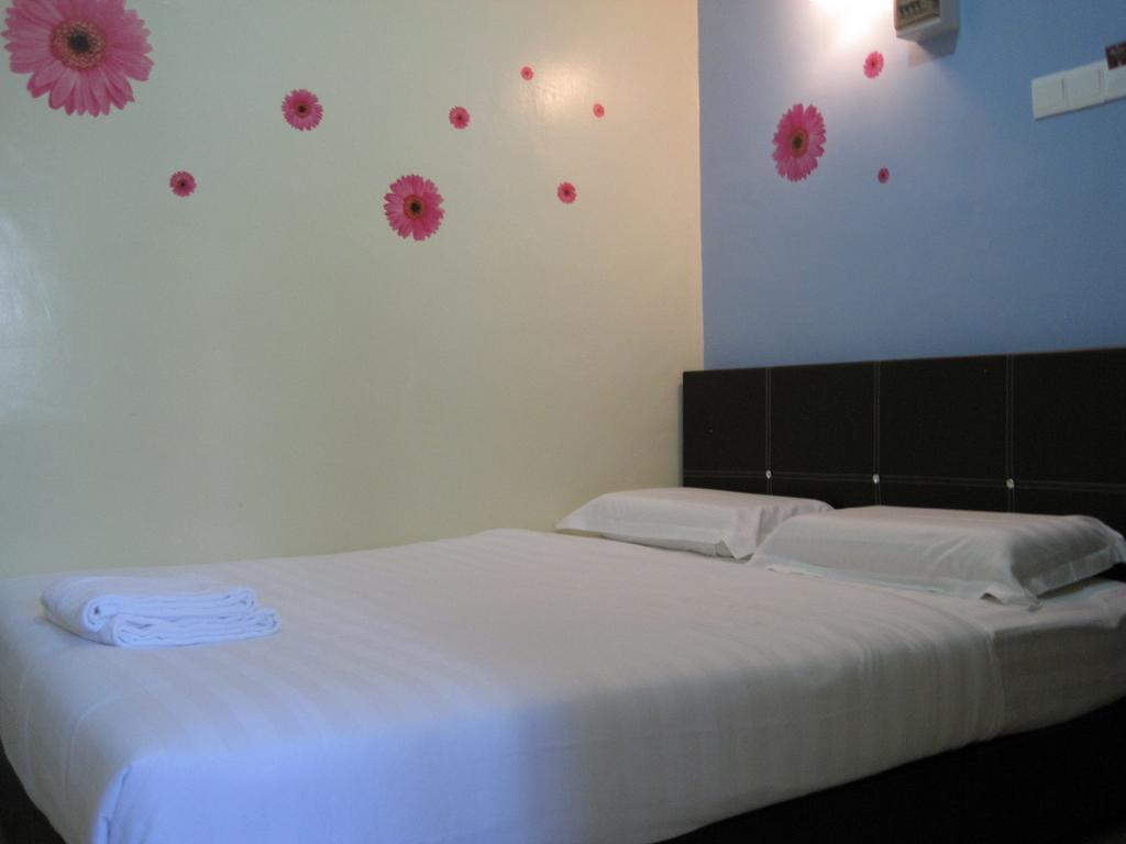 Max Inn Hotel Parit Raja Camera foto